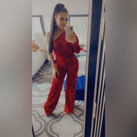 Red one shoulder jumpsuit by Pretty Little Thing - Picture 3 of 3